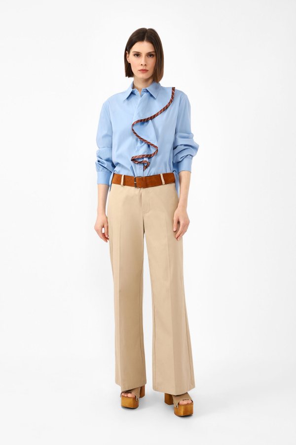 Pantaloni straight monocolour con piega stirata e cintura